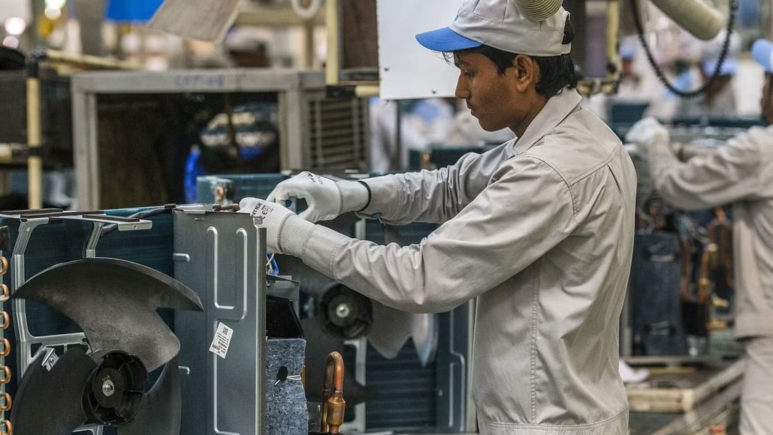 Crescenzi - Policy considerations for climbing GVCs